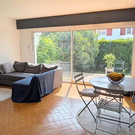 T3 Et Bourg A Pied Apartment